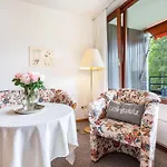 Adrion Apartament *